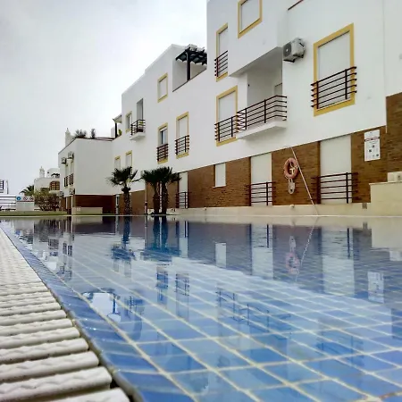 Top Floor, Double Terrace, Sea View Appartamento