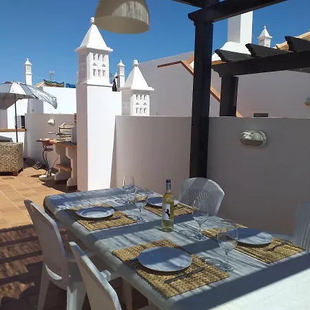 דירה Top Floor, Double Terrace, Sea View