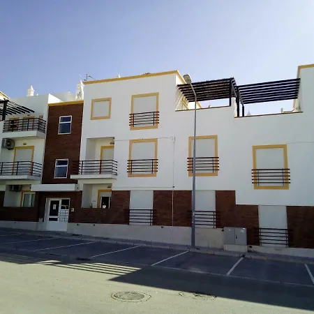 דירה Top Floor, Double Terrace, Sea View