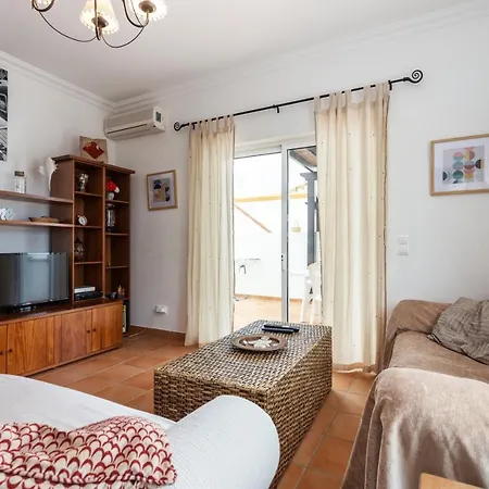 Top Floor, Double Terrace, Sea View
